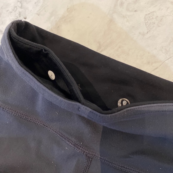 Lululemon reversible leggings - Picture 4 of 4